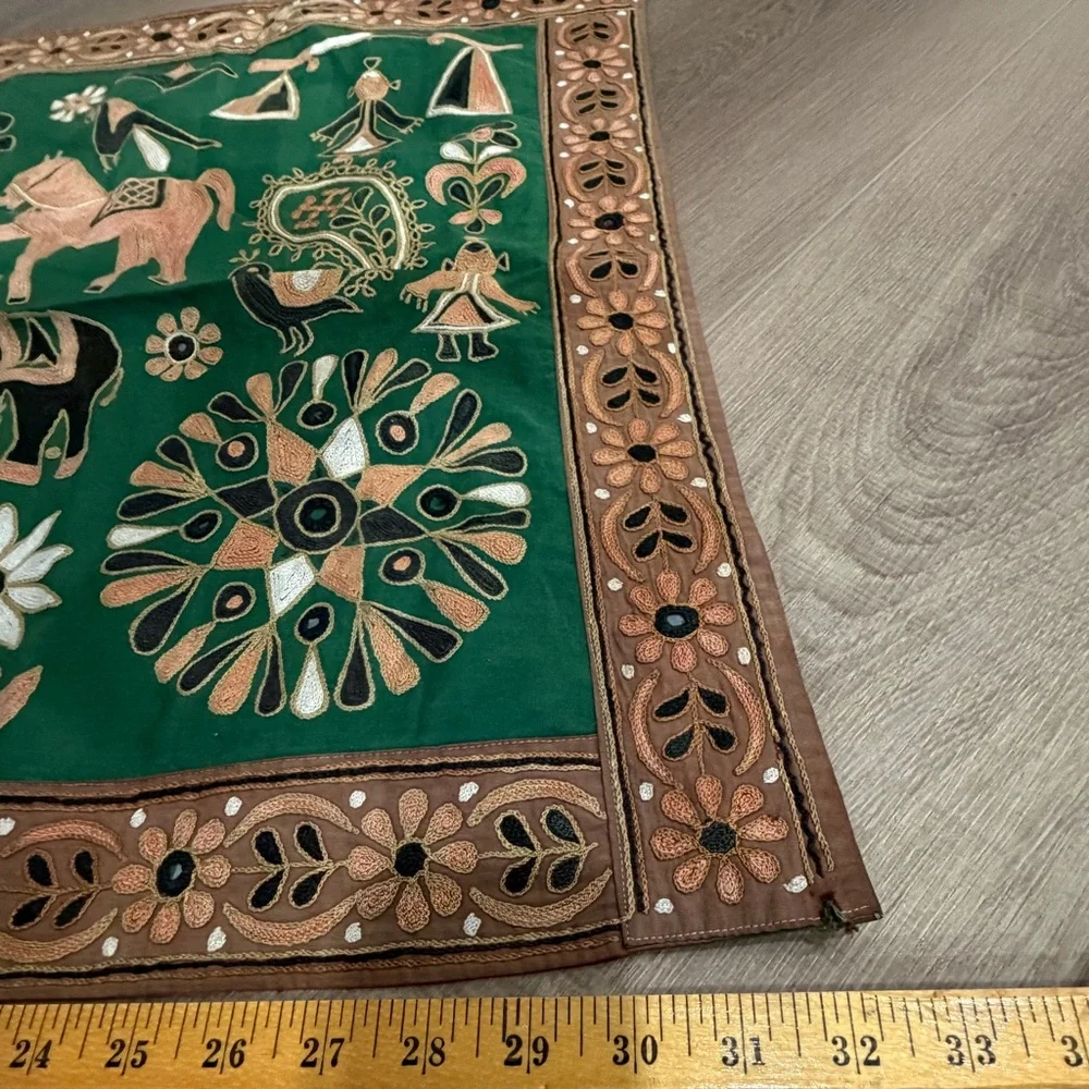 Kutchi Indian Embroidered Wall Hanging‎ w/Mirrors Vintage Elephant Horses Green - Picture 12 of 13